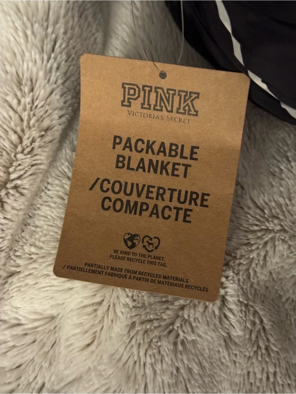 VS PINK DEADSTOCK PACKABLE QUILTED BLANKET THROW COMFORTER BLACK SCRIPT LOGO NWT